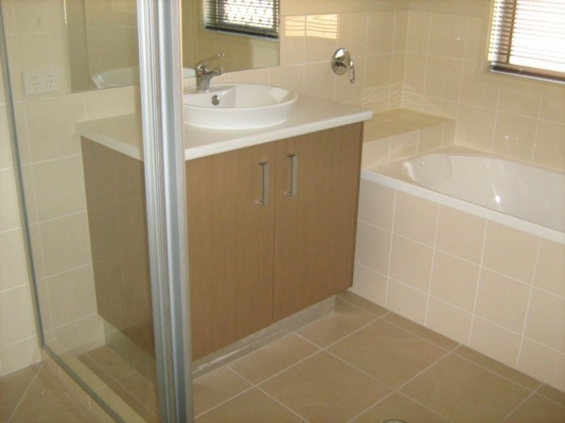 18 Burswood Close, Wulkuraka QLD 4305