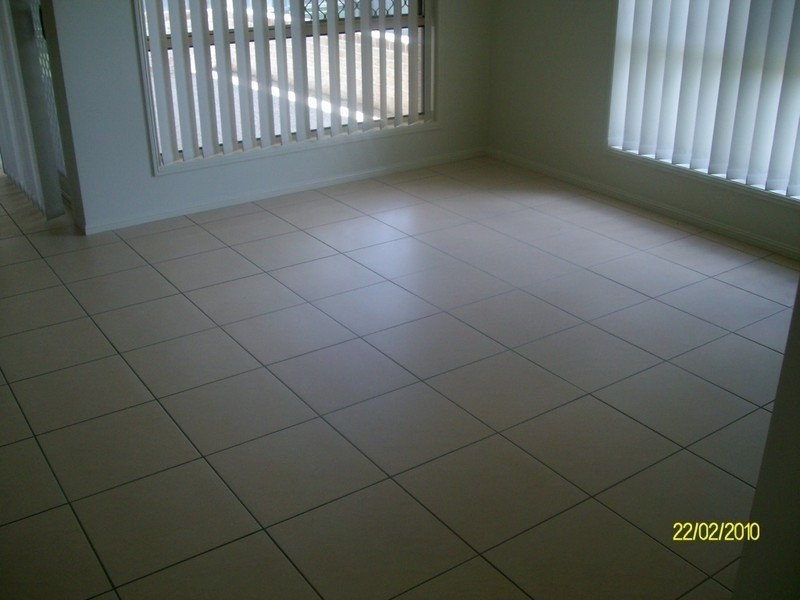 87 Rockman Drive, Raceview QLD 4305
