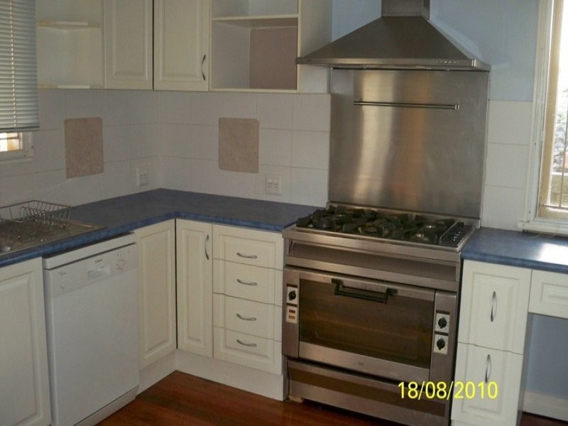 28 Clay Street, Ipswich QLD 4305