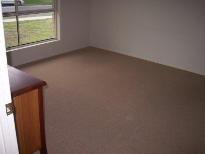 28 Banksia Drive, Raceview QLD 4305