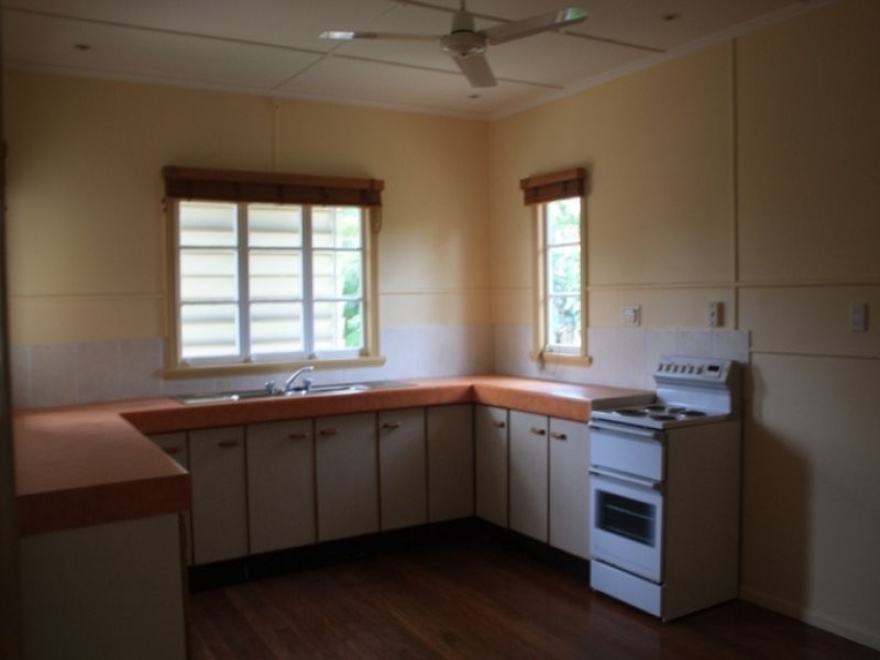 215 Pine Mountain Road, Brassall QLD 4305