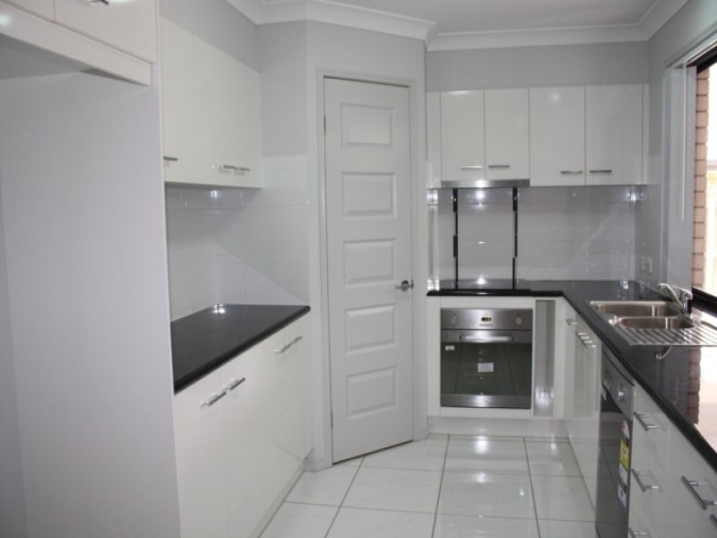 69 Honeywood Drive, Fernvale QLD 4306