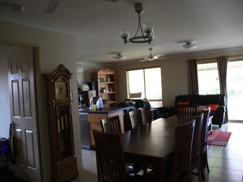 27 Des Arts Place, Wulkuraka QLD 4305
