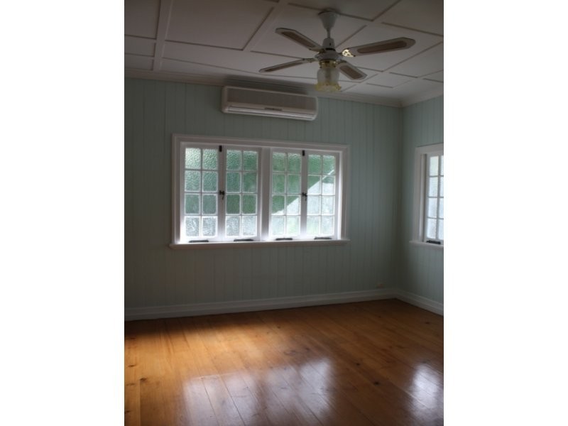 72 Pine Mountain Road, North Ipswich QLD 4305