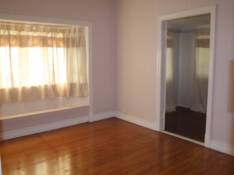 72 Pine Mountain Road, North Ipswich QLD 4305