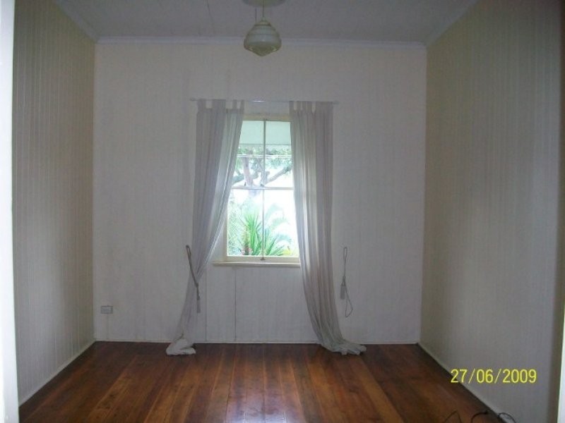 2 Mary Street, Woodend QLD 4305