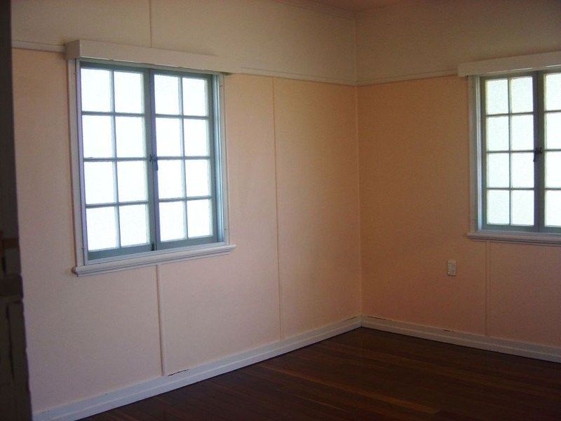 2 Tower Street, Eastern Heights QLD 4305