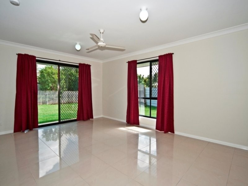 1 Ruthven Court, Yamanto QLD 4305