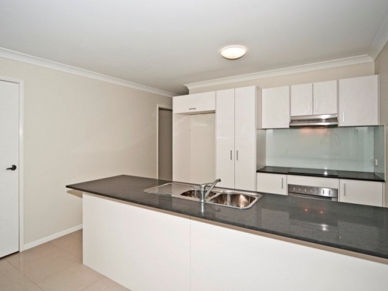 1 Ruthven Court, Yamanto QLD 4305