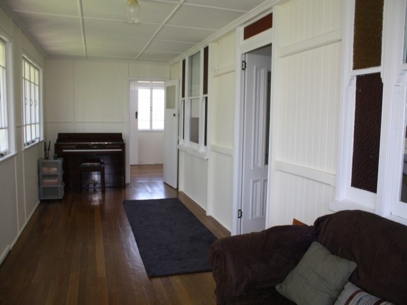 24 Downs Street, North Ipswich QLD 4305