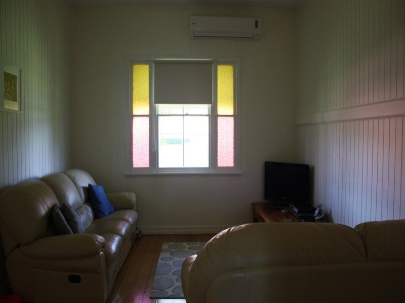 24 Downs Street, North Ipswich QLD 4305