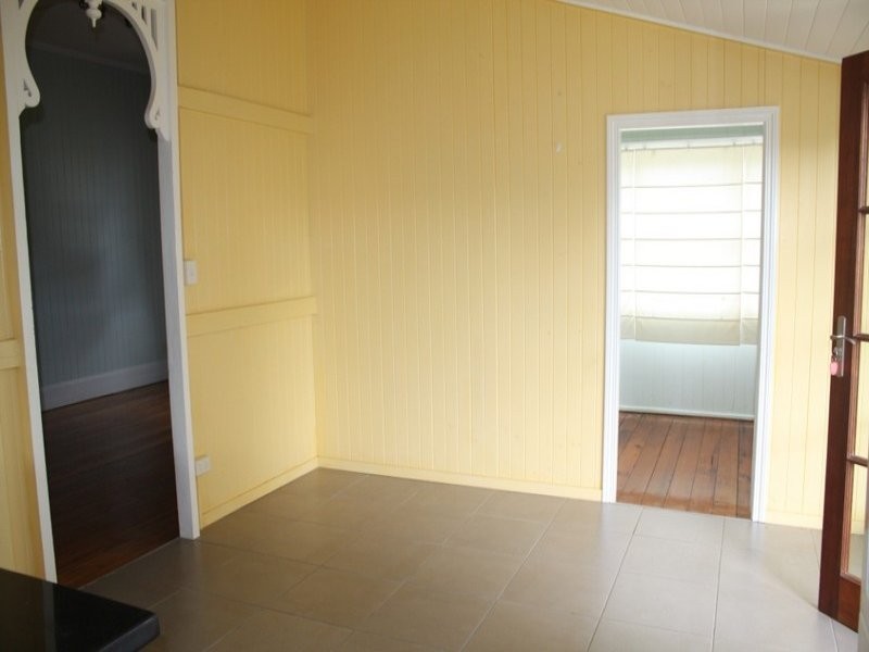 16 Quarry Street, Ipswich QLD 4305