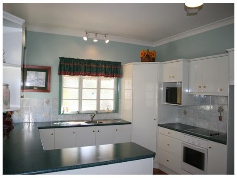 10 Ferguson Street, North Ipswich QLD 4305