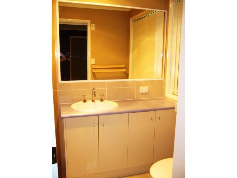 84 Flinders Street, Peak Crossing QLD 4306