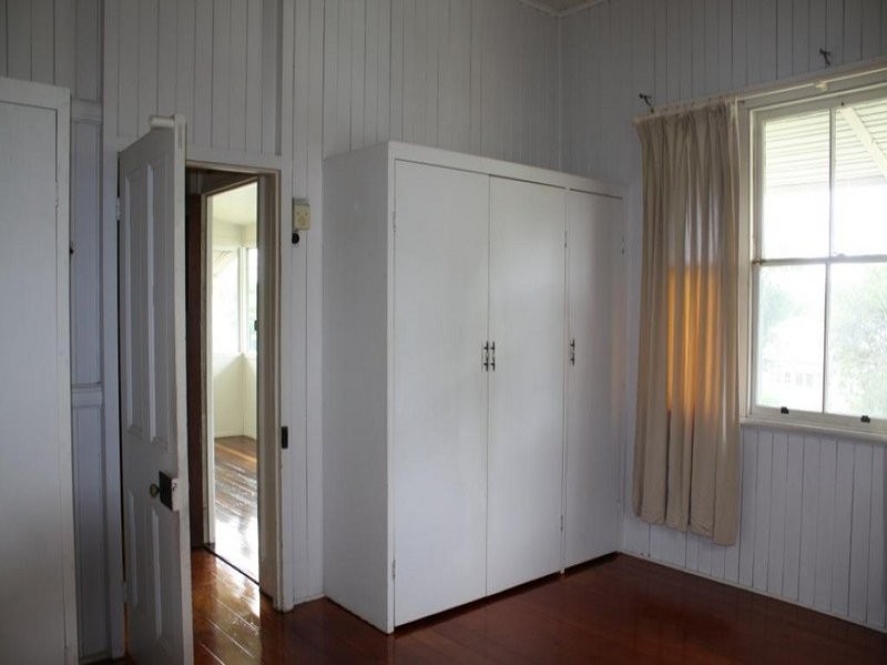 11 Whitehill Road, Newtown QLD 4305