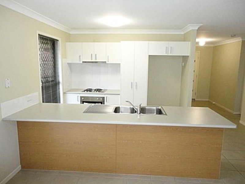 12 Burswood Close, Wulkuraka QLD 4305