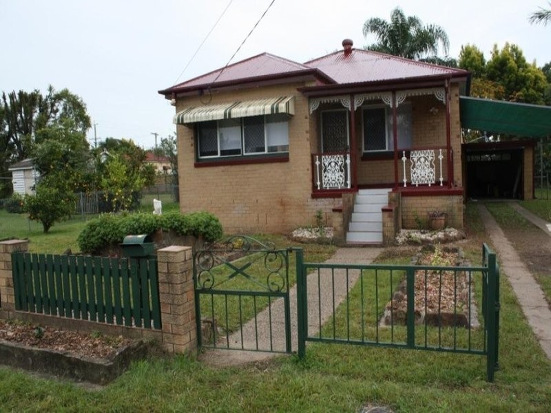 33 Phillip Street, One Mile QLD 4305