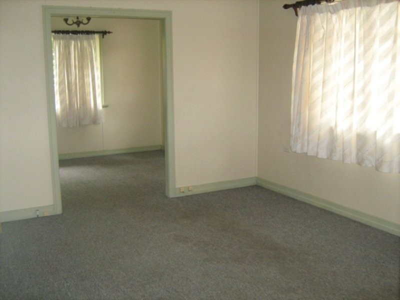 2 Thurso Street, North Booval QLD 4304