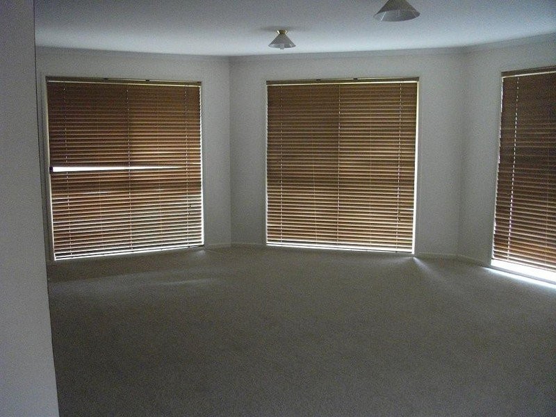 13 Calverton Court, Brassall QLD 4305