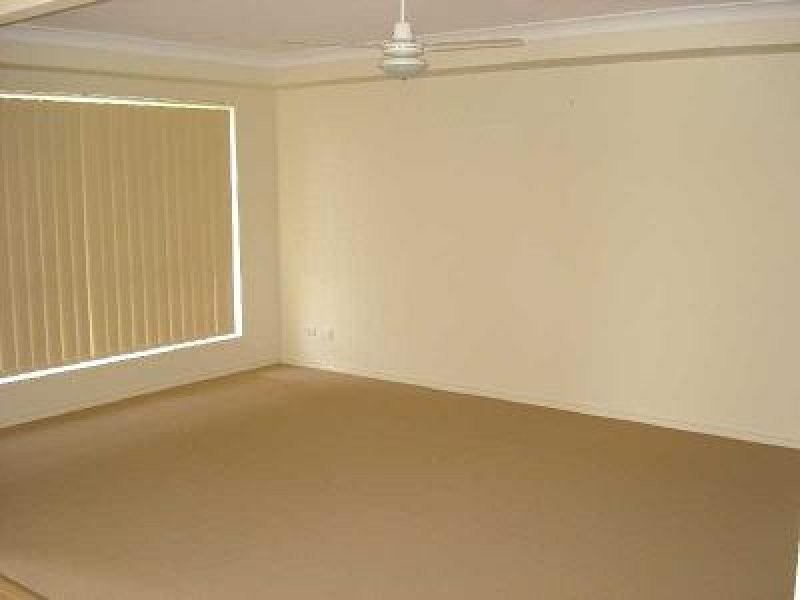 21 Angela Place, Yamanto QLD 4305