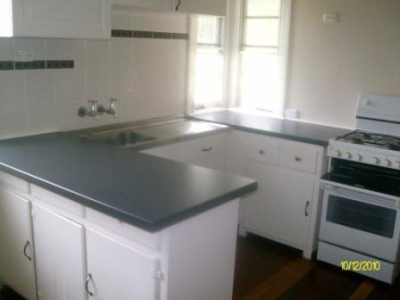 28 Chermside Road, Eastern Heights QLD 4305