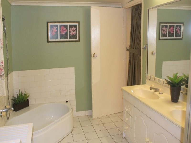 6 Cushing Street, North Ipswich QLD 4305