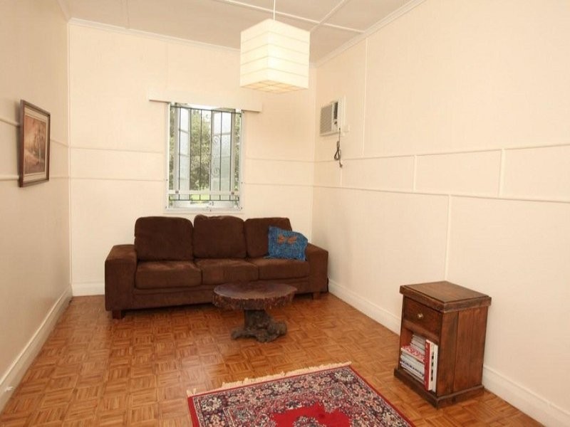 5 Morris Street, Silkstone QLD 4304