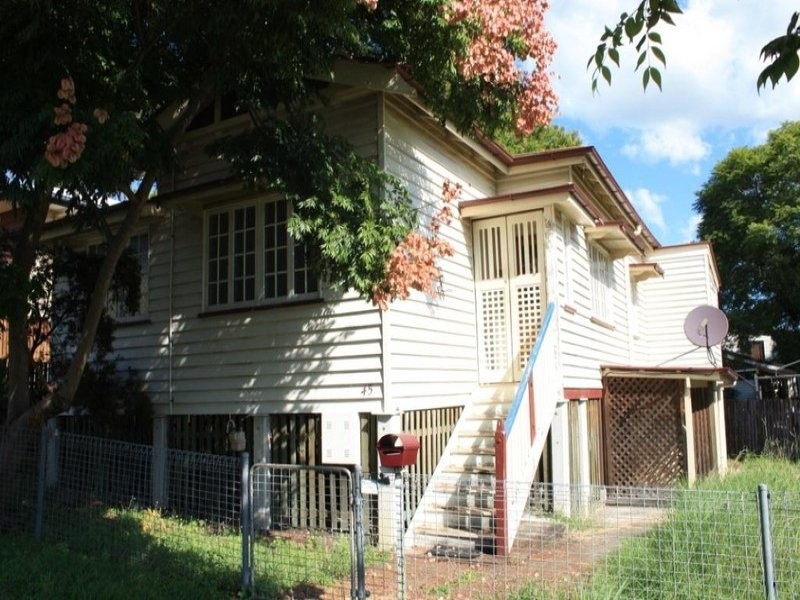 45 Glebe Road, Newtown QLD 4305