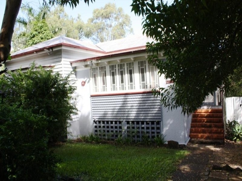 15 Holmes Street, North Ipswich QLD 4305