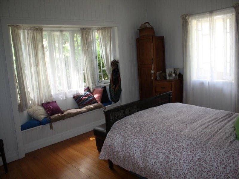 15 Holmes Street, North Ipswich QLD 4305