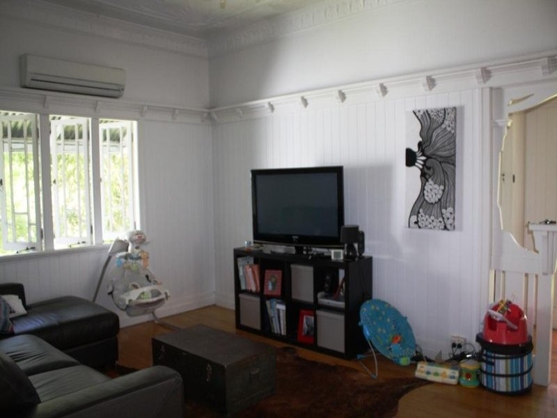 15 Holmes Street, North Ipswich QLD 4305