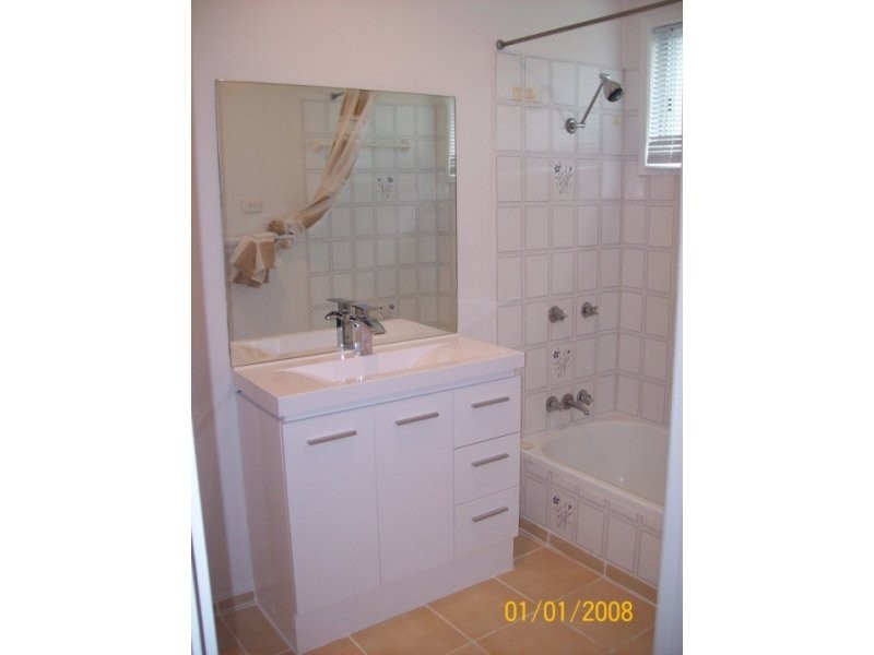 6 Winifred Street, North Booval QLD 4304