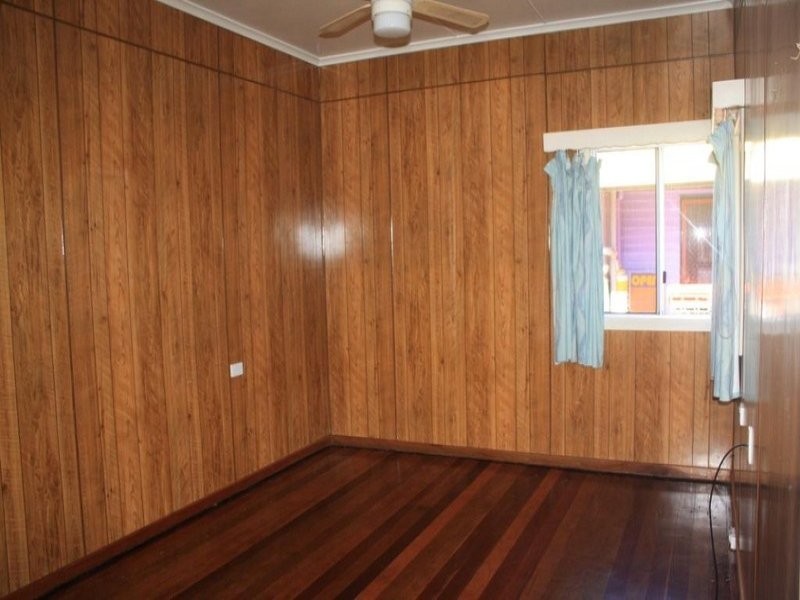 262 Warwick Road, Churchill QLD 4305