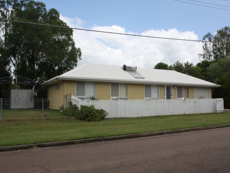 1 Simpson Street, North Ipswich QLD 4305