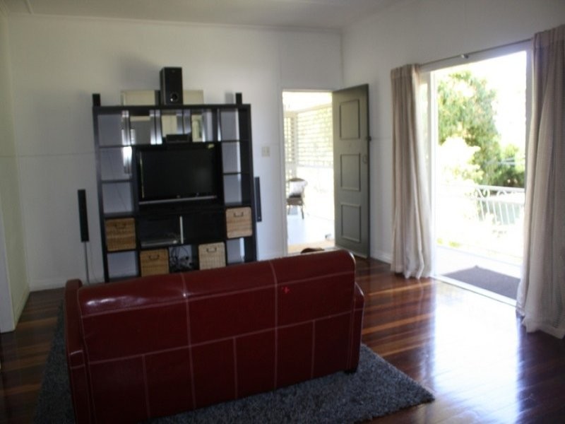 11 Gilliver Street, Eastern Heights QLD 4305