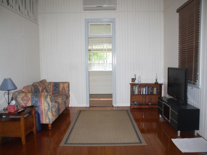 6 Limestone Street, Ipswich QLD 4305
