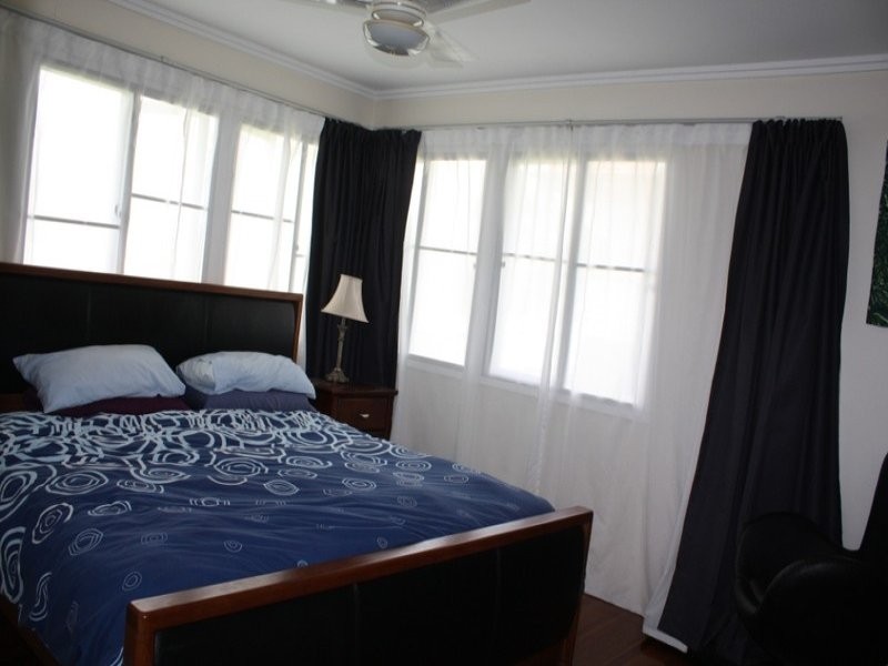 31 Chalk Street, Leichhardt QLD 4305