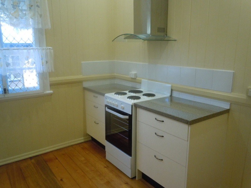 8 Randall Street, Newtown QLD 4305