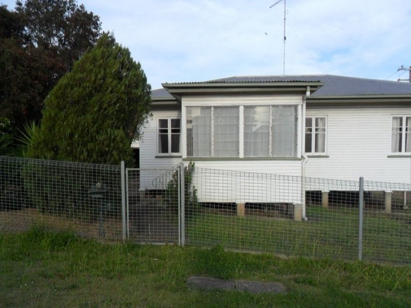 7 Lobley Street, Ipswich QLD 4305