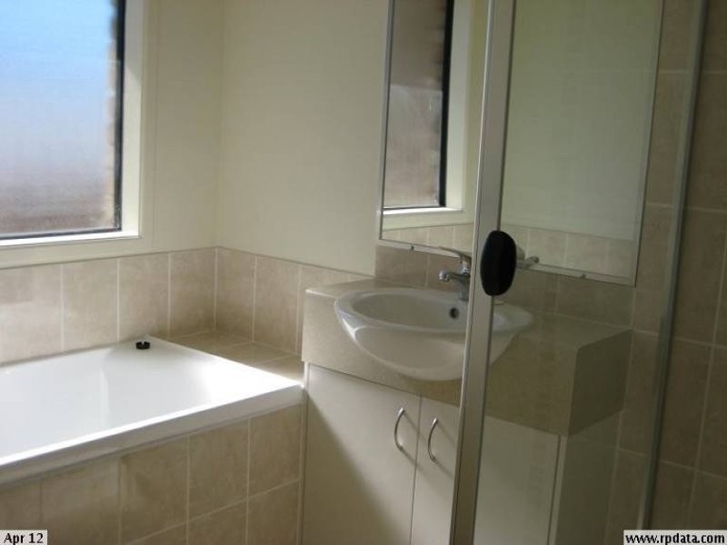 26 St Aubins Drive, Brassall QLD 4305