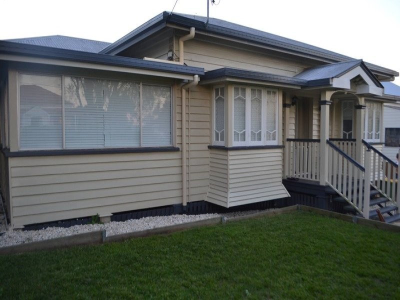 102 Woodend Road, Woodend QLD 4305