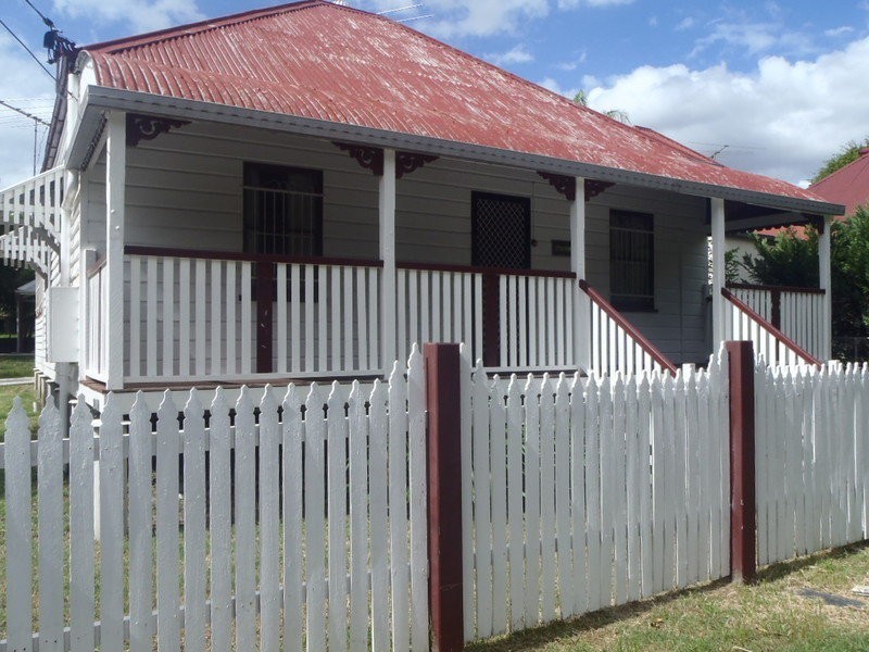 11  Tallon Street, Sadliers Crossing QLD 4305