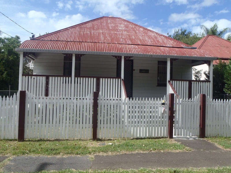 11  Tallon Street, Sadliers Crossing QLD 4305