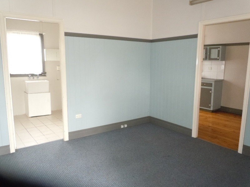 20 Wattle Street, North Booval QLD 4304