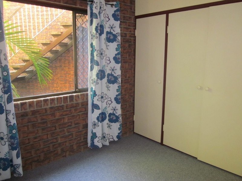2/10 Dinmore street, Dinmore QLD 4303