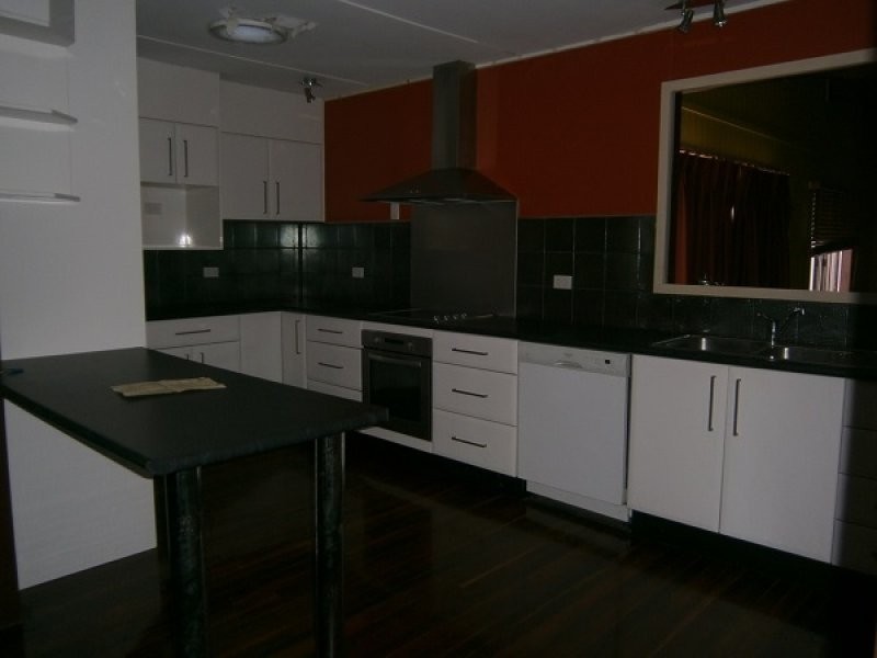 98 Holdsworth Road, North Ipswich QLD 4305