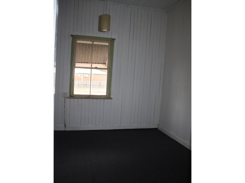 25 Fassifern street, Peak Crossing QLD 4306
