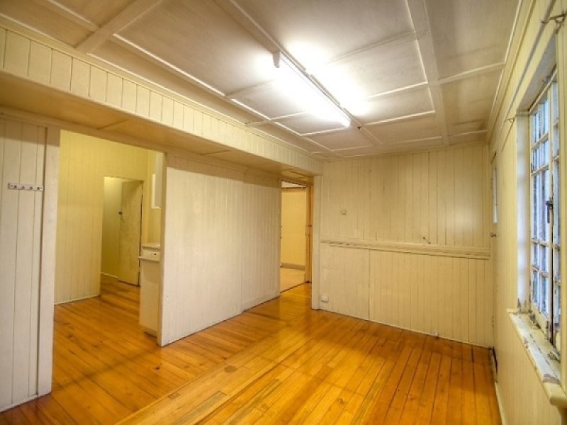 89 Brisbane Road, Newtown QLD 4305