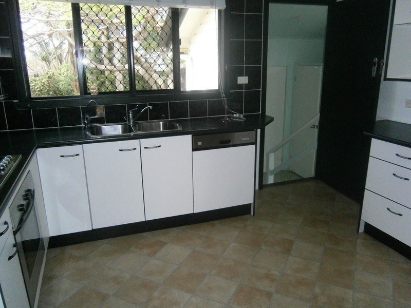 19 Idolwood Street, Eastern Heights QLD 4305