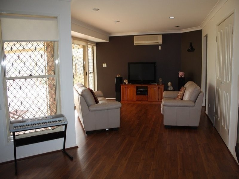6 Nimrod Court, Flinders View QLD 4305